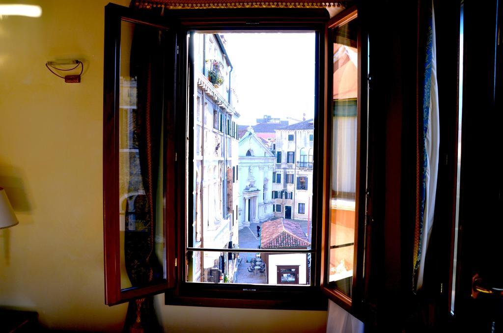 ホテル B＆B ル マリ ヴェネツィア エクステリア 写真